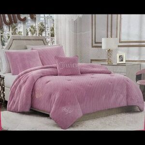 Juicy Couture 4 Piece Bed Set Juicy Logo Queen Pink Soft & Cozy